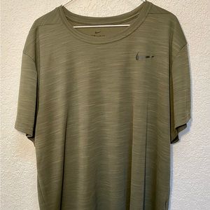 Nike Dri-Fit SuperSet Breathable Top Green Athletic Fitness Shirt Men’s Size 2XL